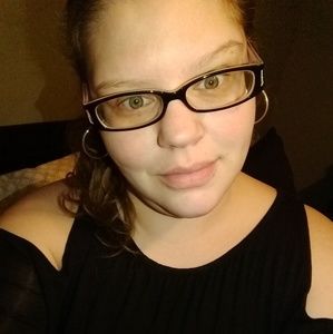 Meet your Posher, Cassandra